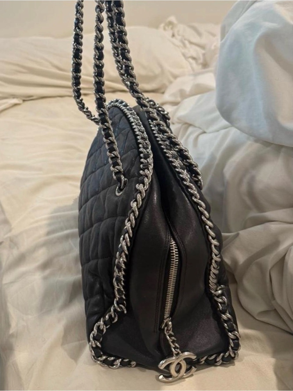 CHANEL Black Quilted Leather Chain-Trim Shoulder Bag with Silver Hardware - Picture 2 of 4